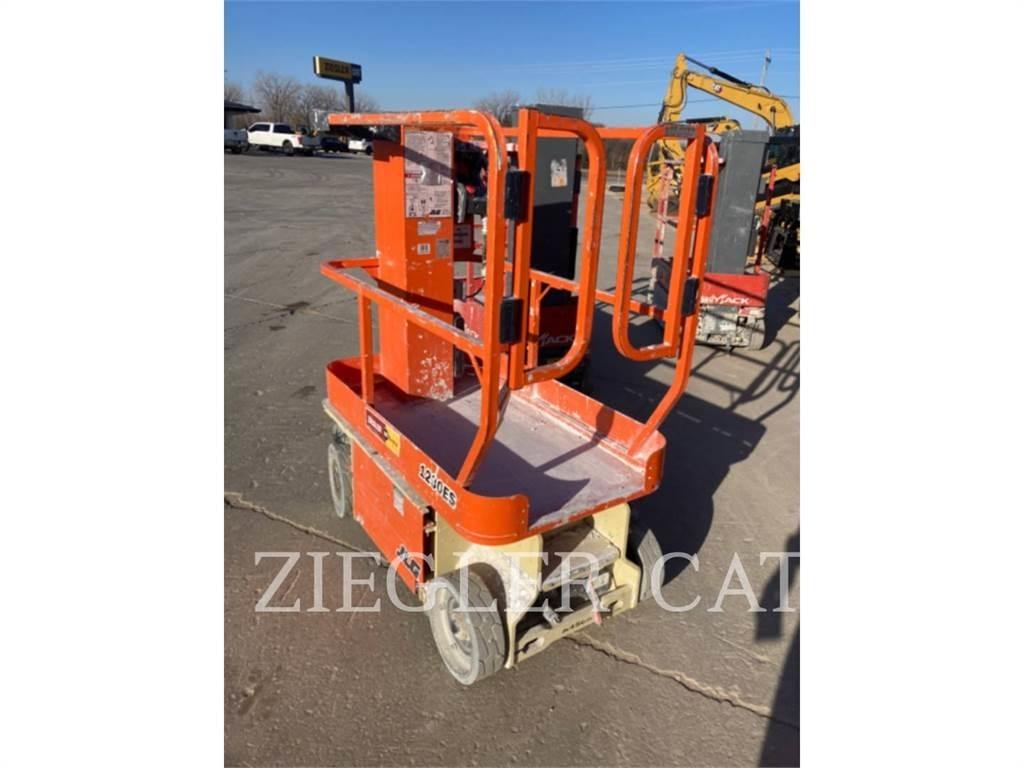 JLG 1230ES Saxlifte