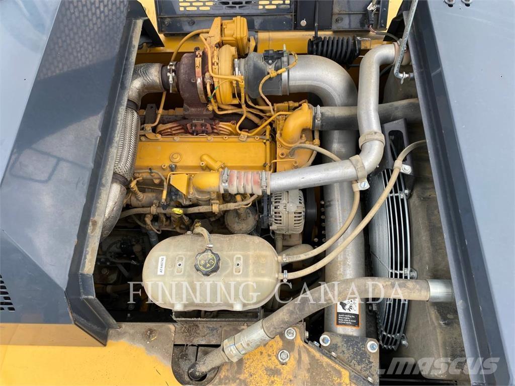 John Deere 210G Gravemaskiner på larvebånd