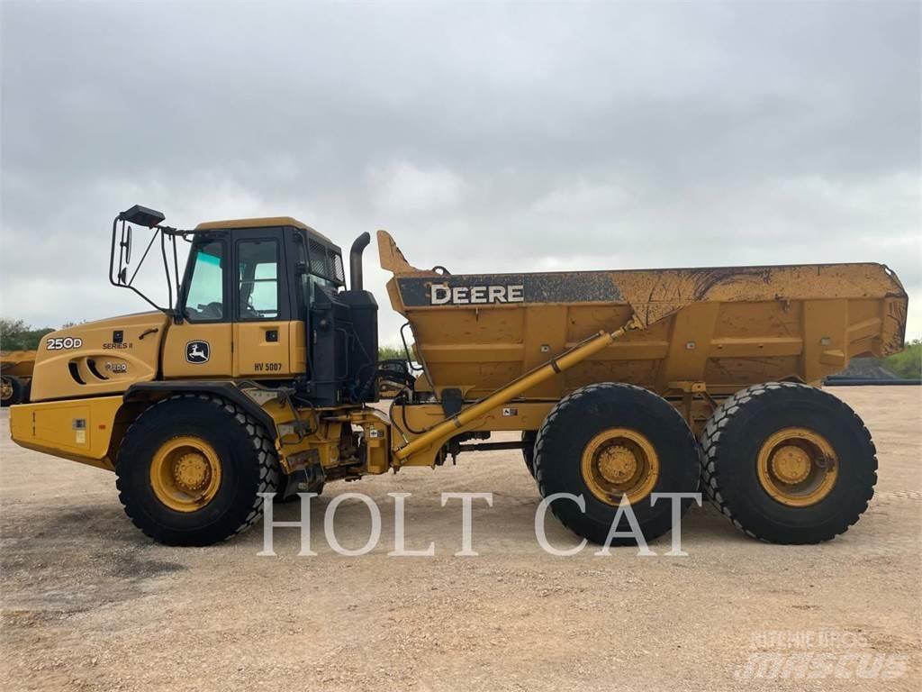 John Deere 250D Terrængående lastbiler