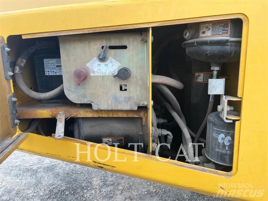 John Deere 250D Terrængående lastbiler