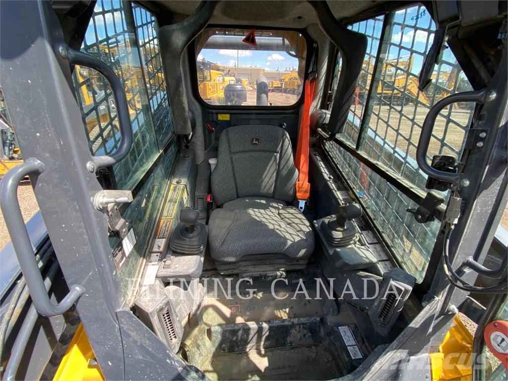 John Deere 333G Larvebåndslæssere