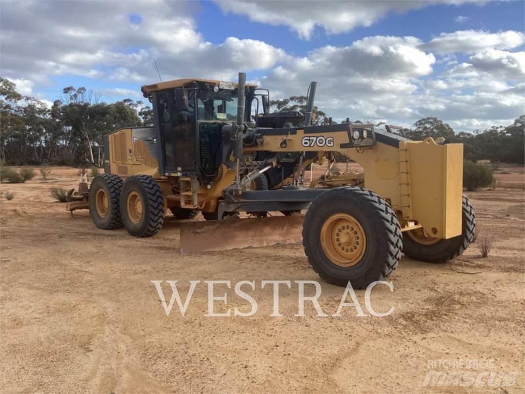 John Deere 670G Vejhøvle / Gradere