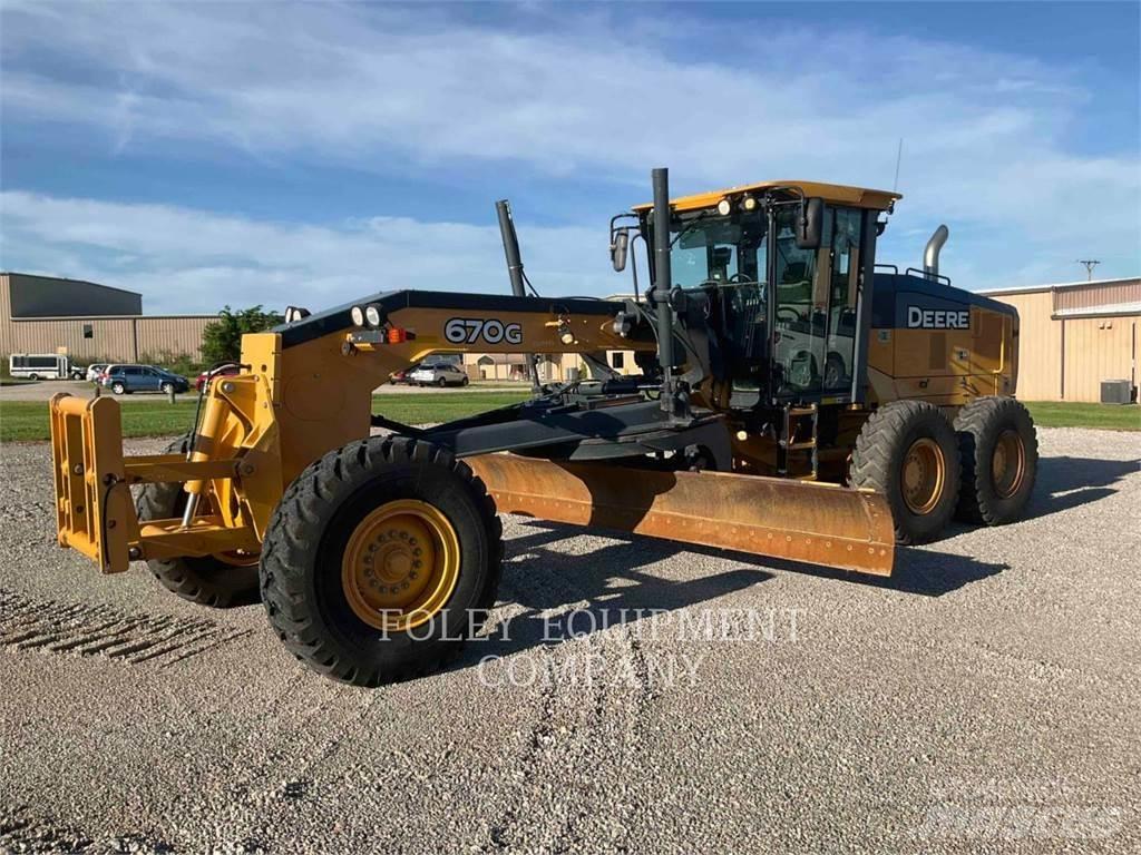 John Deere 670G Vejhøvle / Gradere