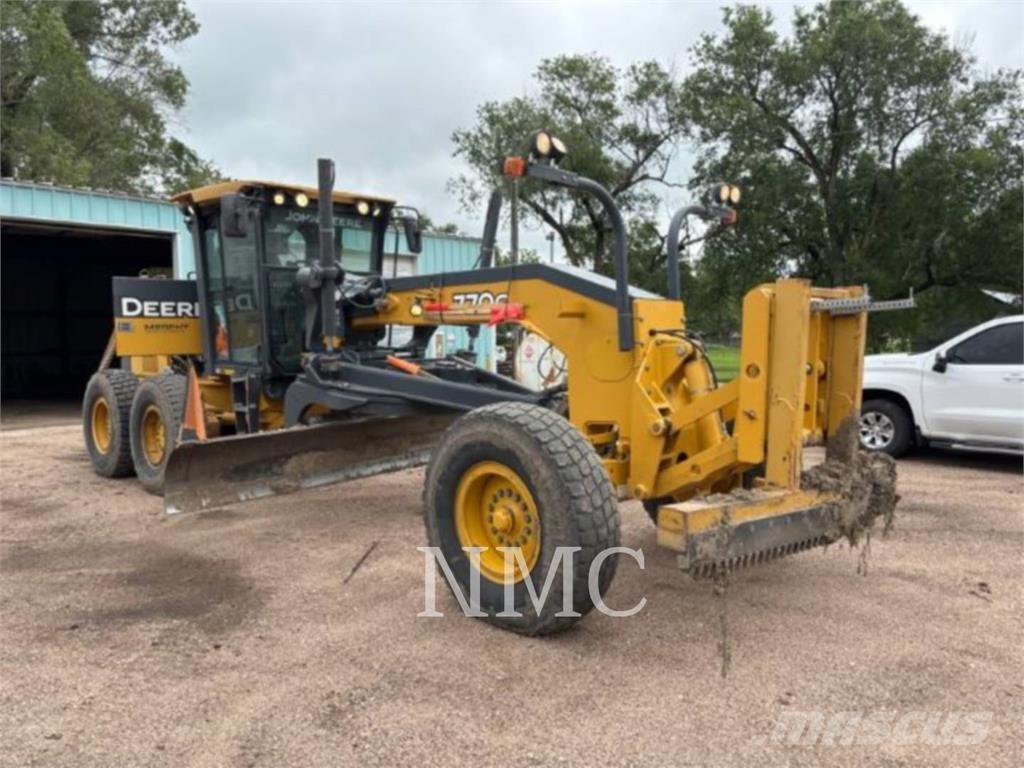 John Deere 770G Vejhøvle / Gradere