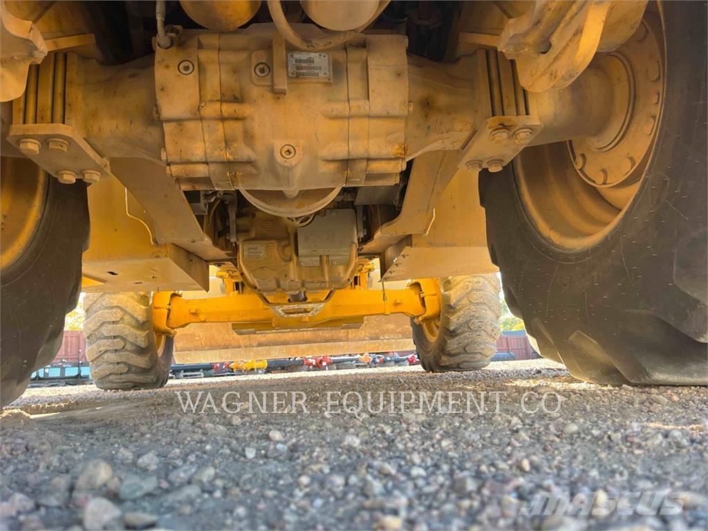 John Deere & CO. 410K TC Rendegravere