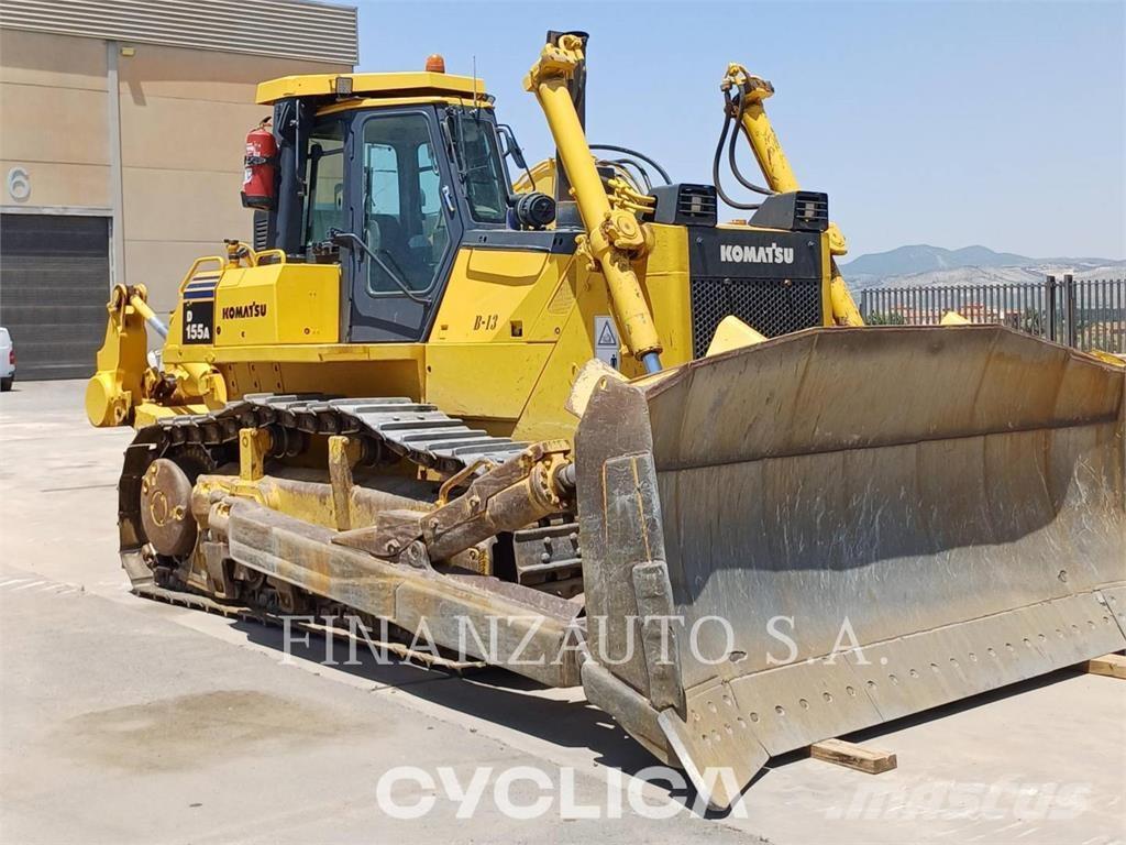 Komatsu D155 Bulldozer på larvebånd