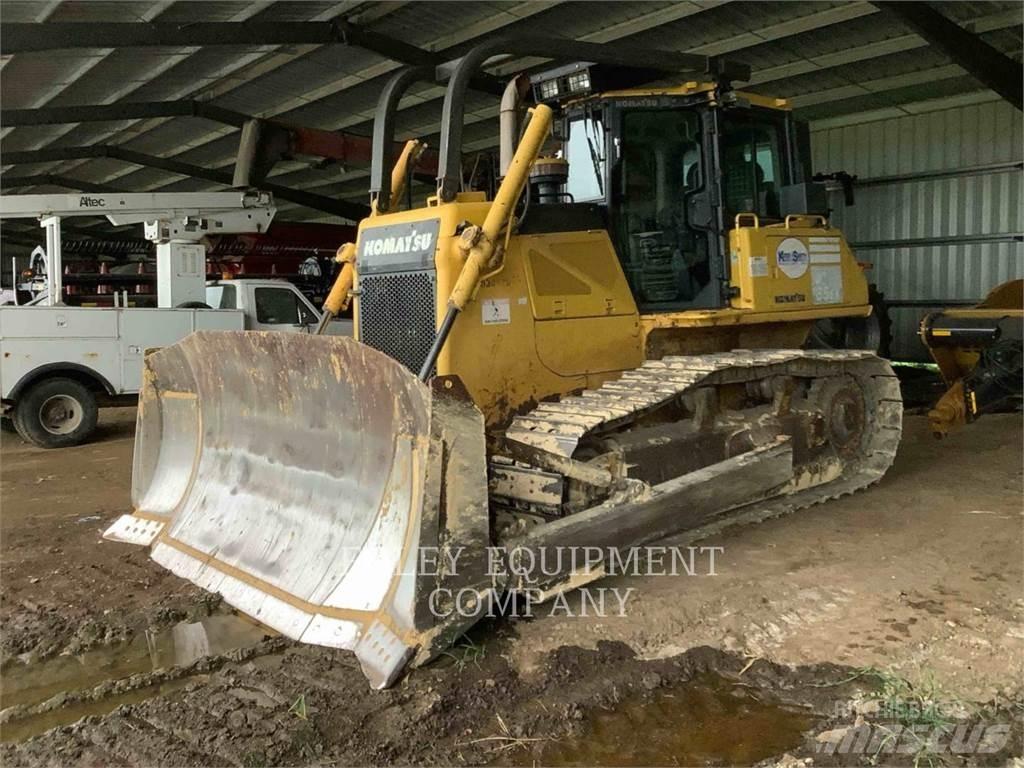 Komatsu D65EX17 Bulldozer på larvebånd