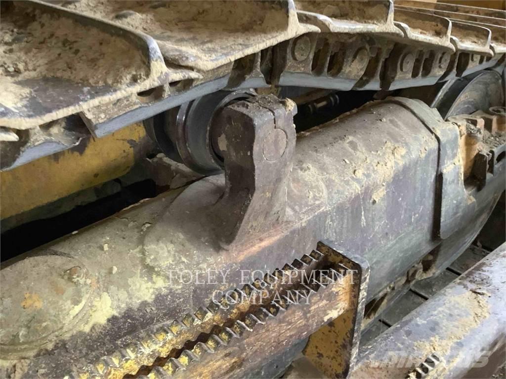 Komatsu D65EX17 Bulldozer på larvebånd