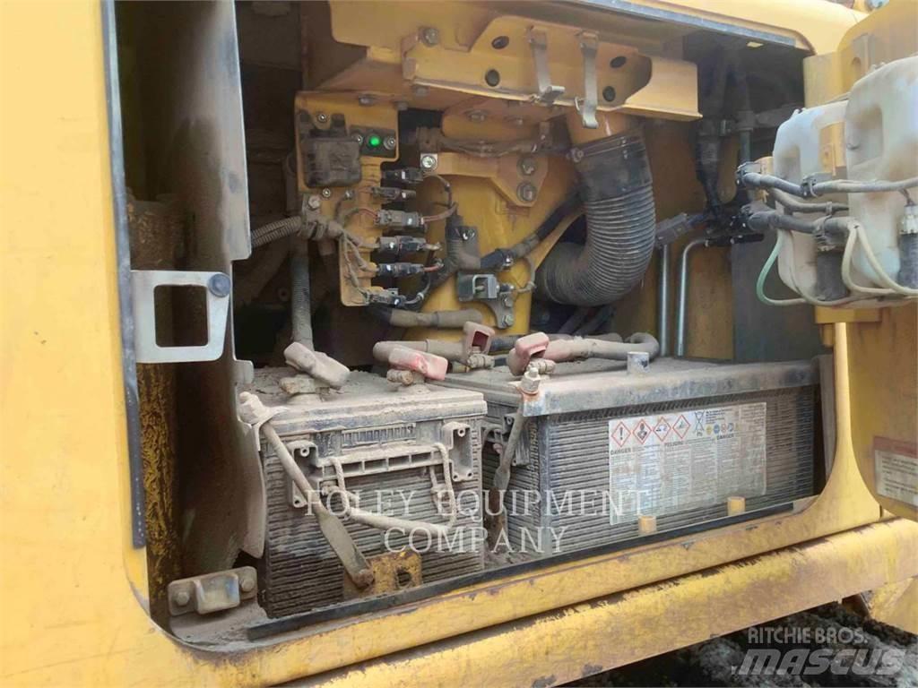 Komatsu D85EXI Bulldozer på larvebånd