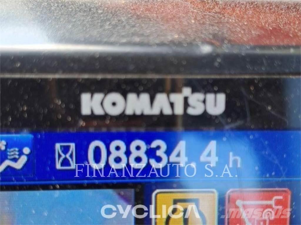 Komatsu PC210 Gravemaskiner på larvebånd