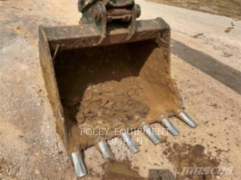 Komatsu PC210LCI11 Gravemaskiner på larvebånd