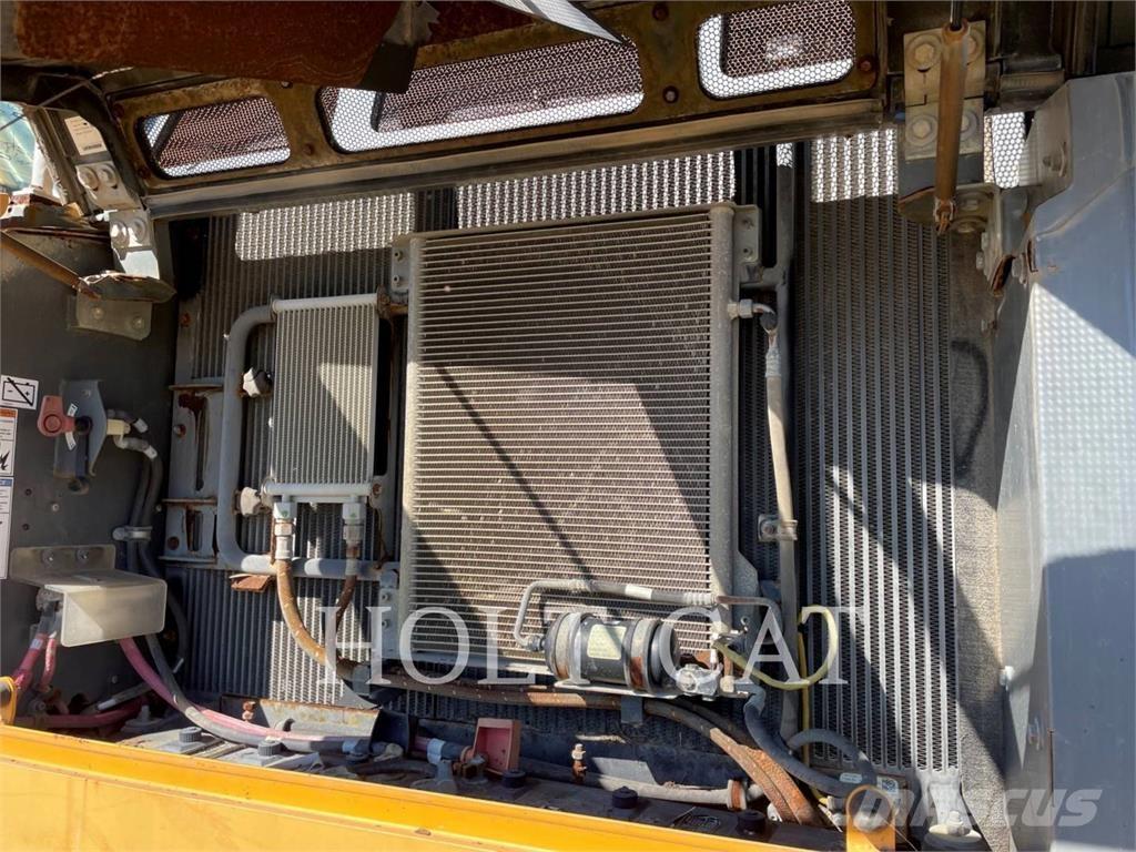 Liebherr R924LC Gravemaskiner på larvebånd