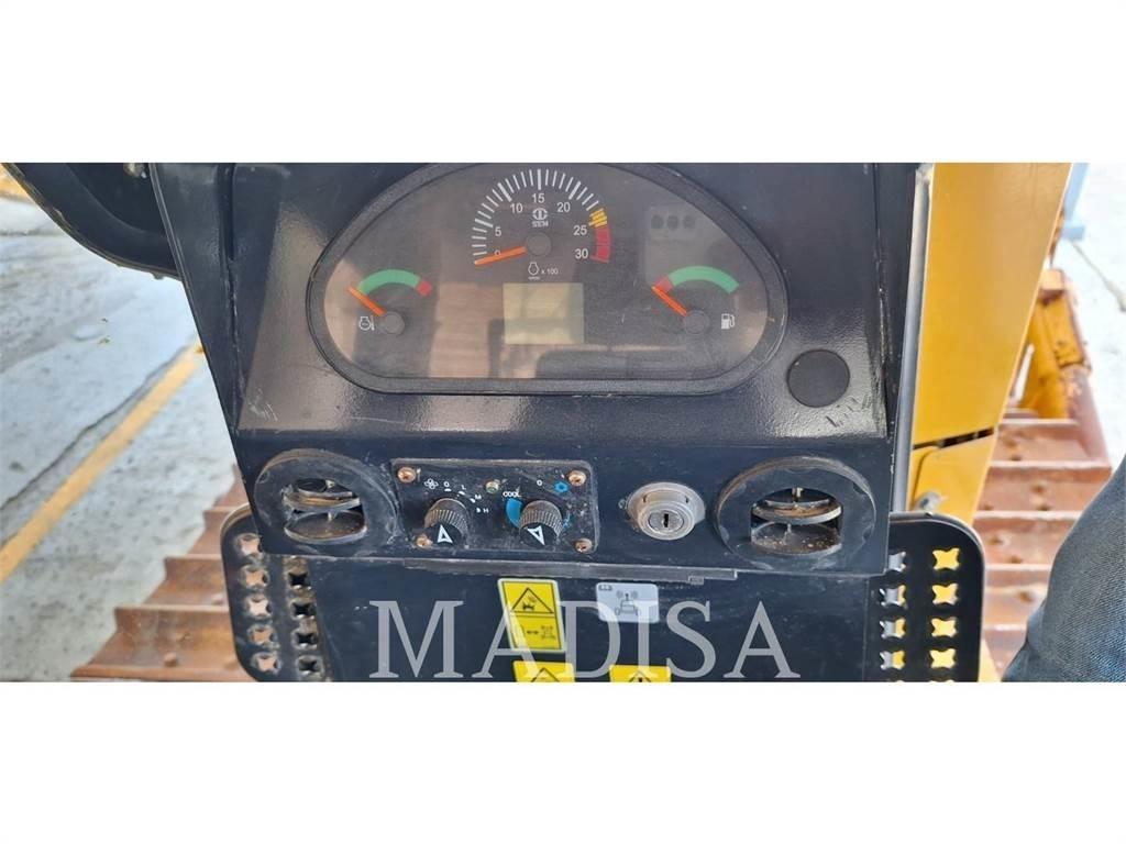 SEM MACHINERY SEM822D Bulldozer på larvebånd
