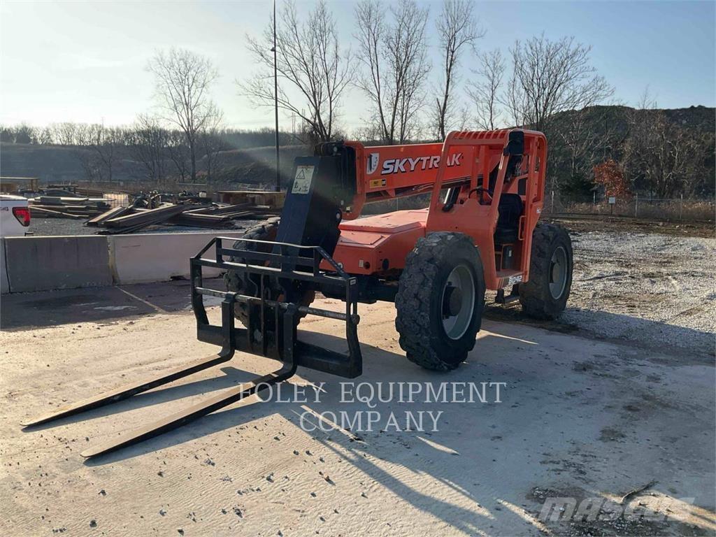 SkyTrak 8042 Teleskoplæssere