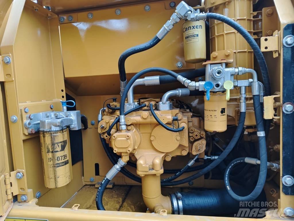 CAT 320 D2 Gravemaskiner på larvebånd