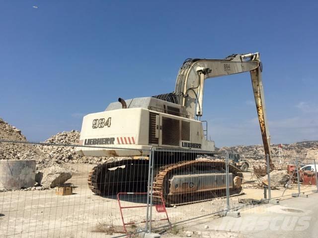 Liebherr 984 C Gravemaskiner med lang gravebom