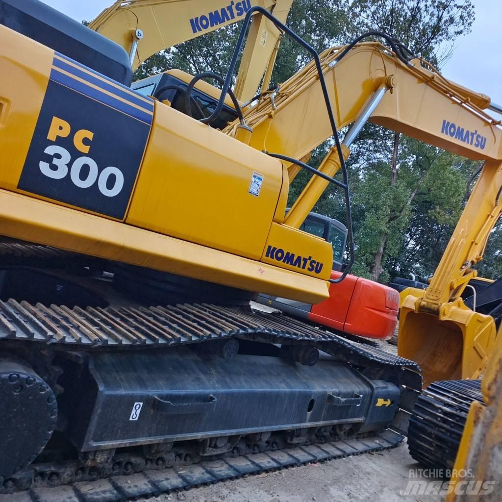 Komatsu PC 300 Gravemaskiner på larvebånd