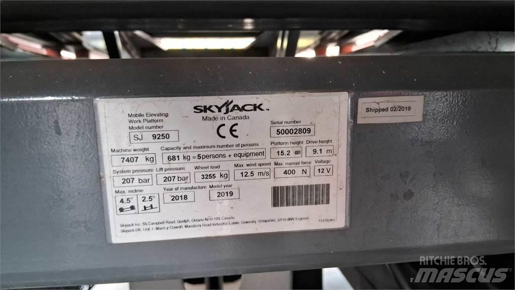 SkyJack 9250RT Saxlifte