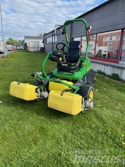 John Deere 2750 E Green plæneklippere