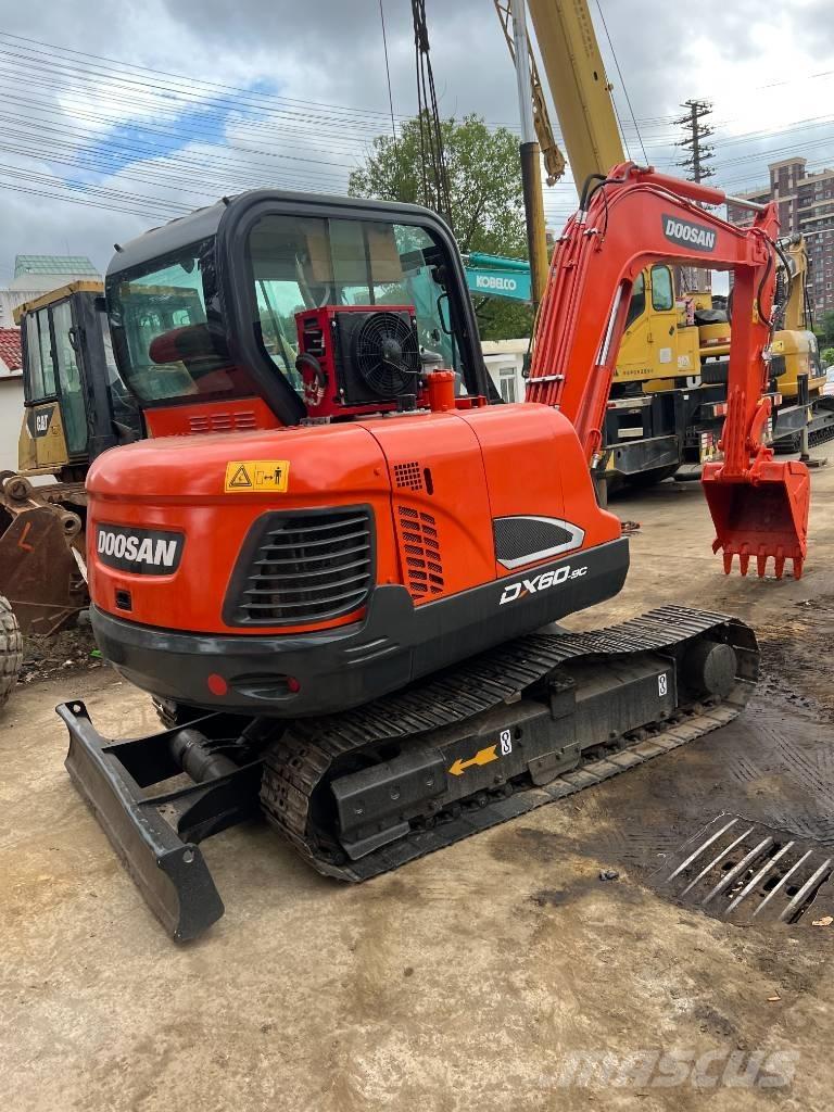 Doosan DX60 Gravemaskiner på larvebånd