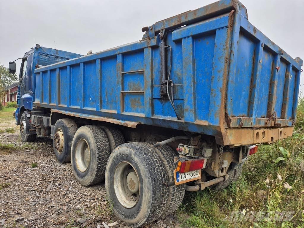 Sisu E14 Lastbiler med tip