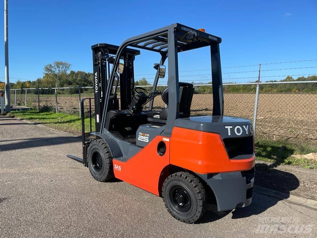 Toyota 8 FD F 25 Diesel gaffeltrucks