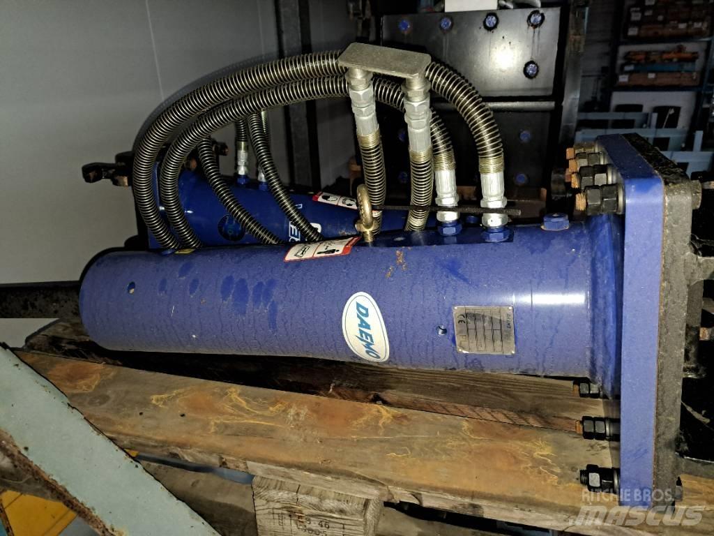 Daemo E40 with CW05 Hydraulik / Trykluft hammere