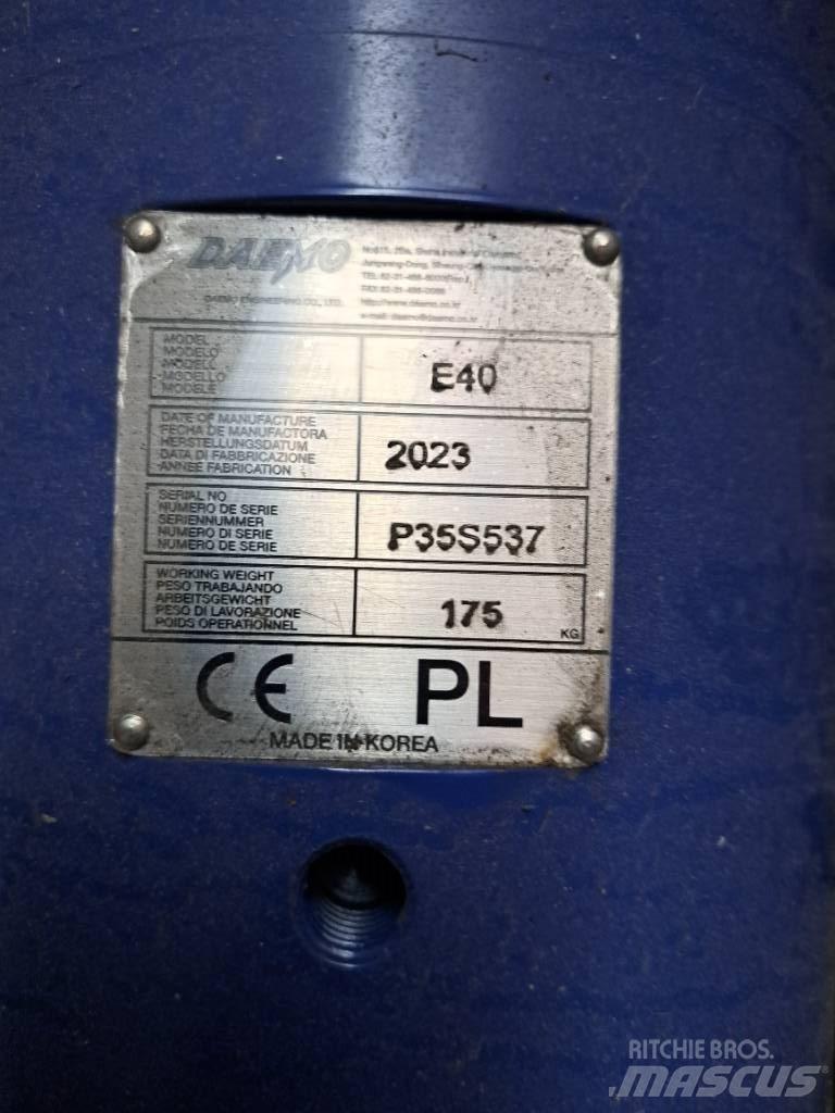 Daemo E40 with CW05 Hydraulik / Trykluft hammere