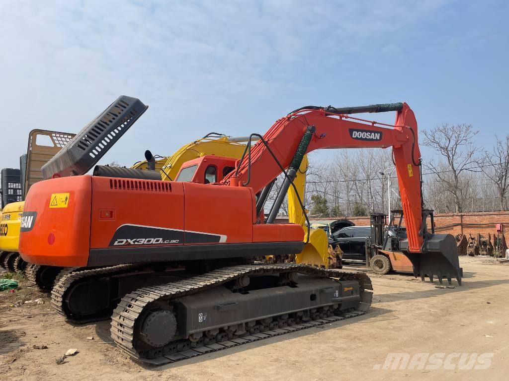 Doosan DX 300 Gravemaskiner på larvebånd