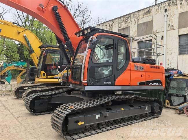Doosan DX 300 LC Gravemaskiner på larvebånd