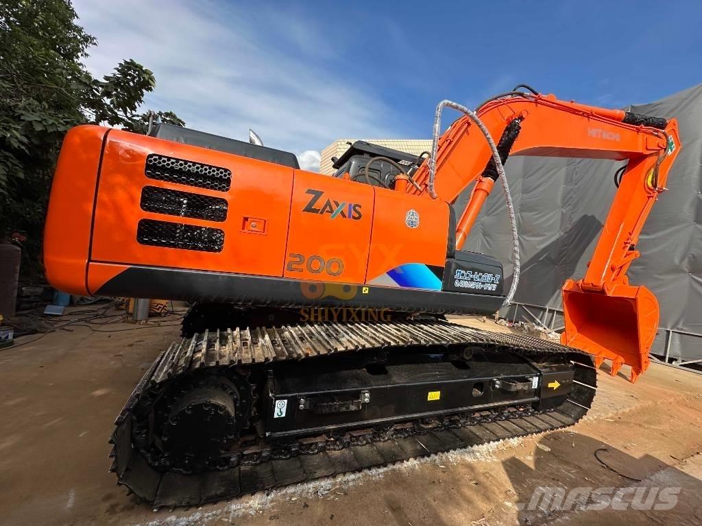 Hitachi EX 200 Gravemaskiner på larvebånd