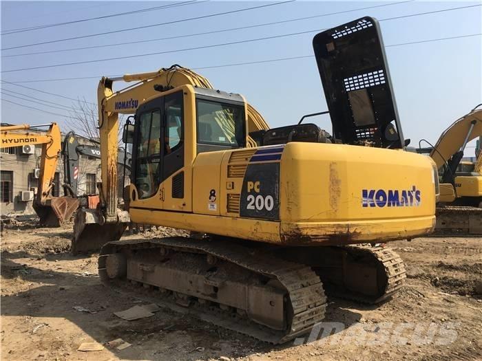 Komatsu PC 200-8 Gravemaskiner på larvebånd