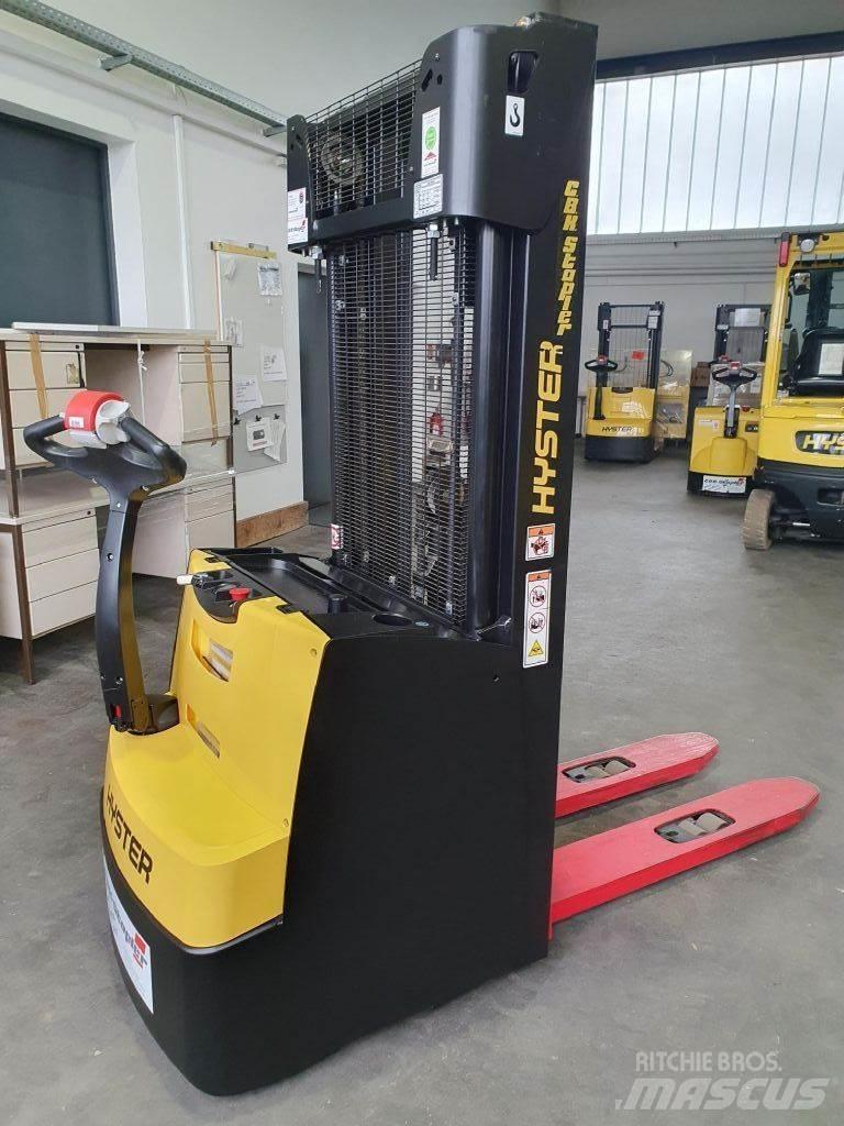 Hyster S 1.4 Gaffelstabler med gående fører