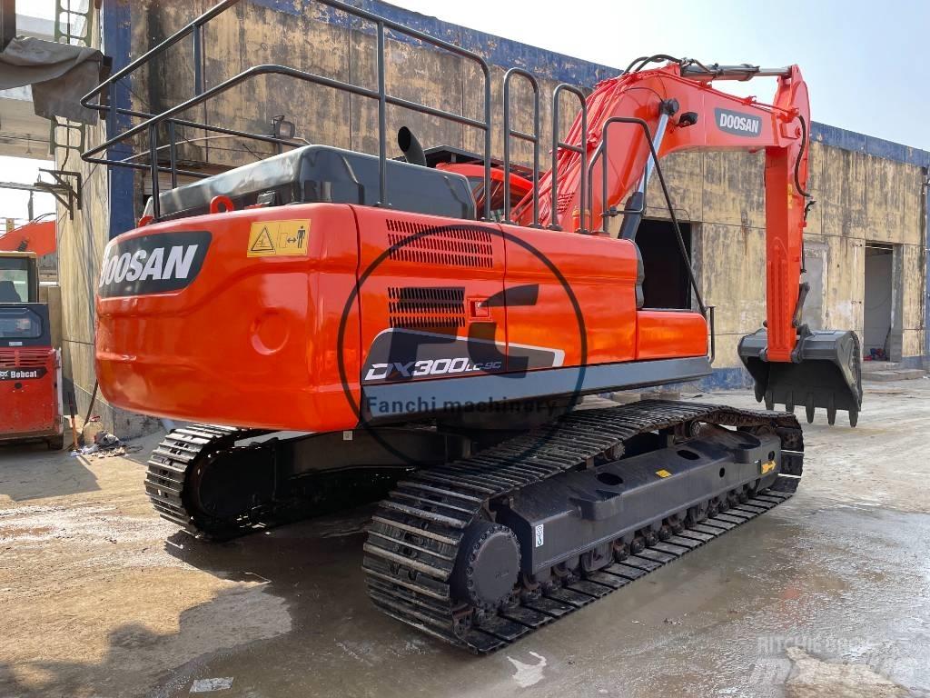 Doosan DX300 Gravemaskiner på larvebånd