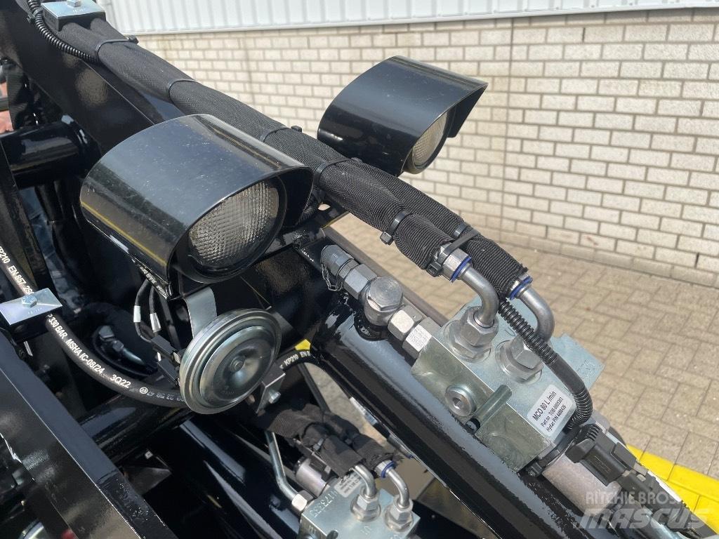 GiANT G 2200 E Læssemaskiner på hjul