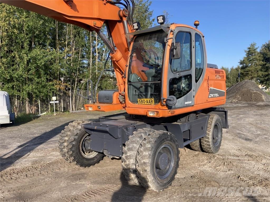 Doosan DX 170 W Gravemaskiner på hjul