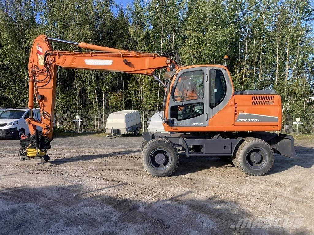 Doosan DX 170 W Gravemaskiner på hjul