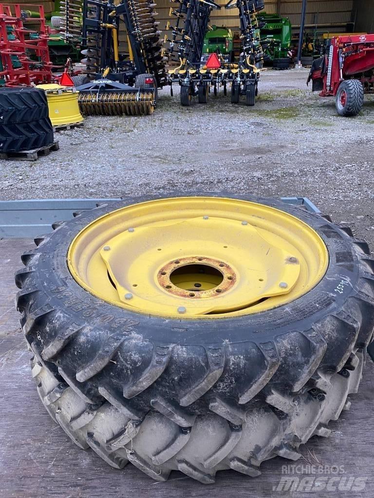 BKT 230/95R36 Andet tilbehør til traktorer