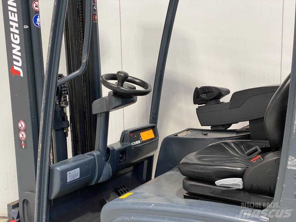 Jungheinrich EFG216k El gaffeltrucks