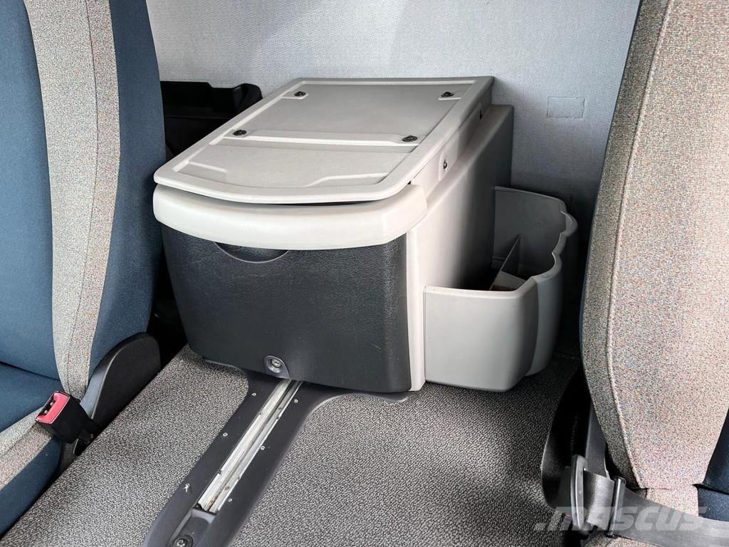 Volvo FL210 Fast kasse