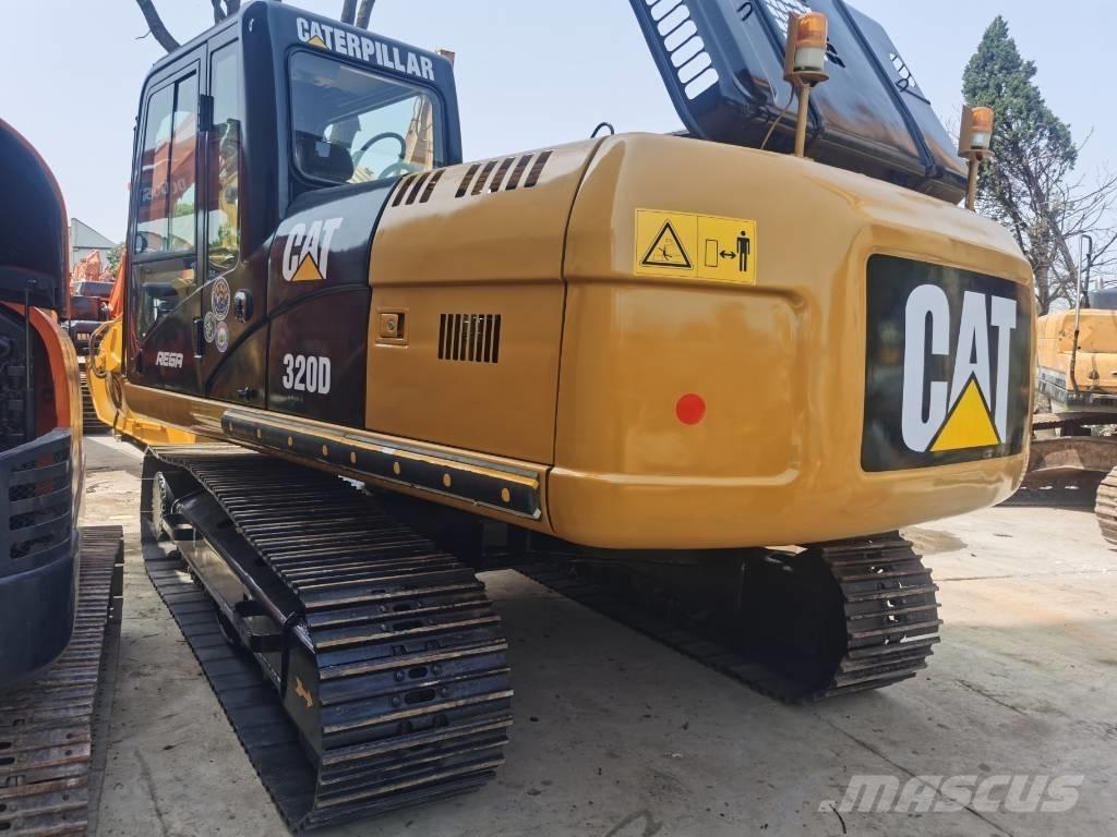 CAT 320 D2 Gravemaskiner på larvebånd