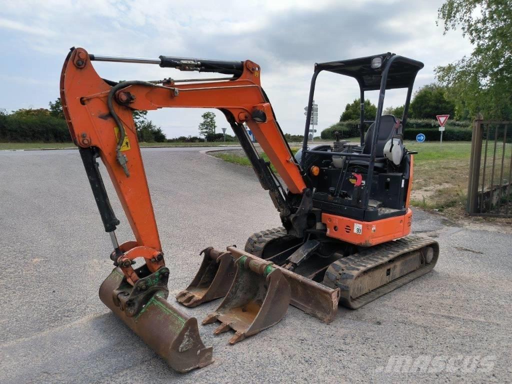Hitachi ZX 26 U-5A Minigravemaskiner