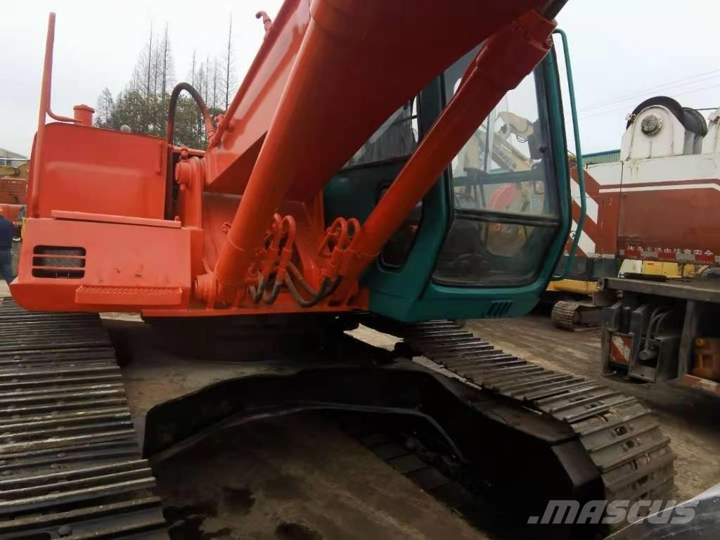 Hitachi EX 200 Gravemaskiner på larvebånd