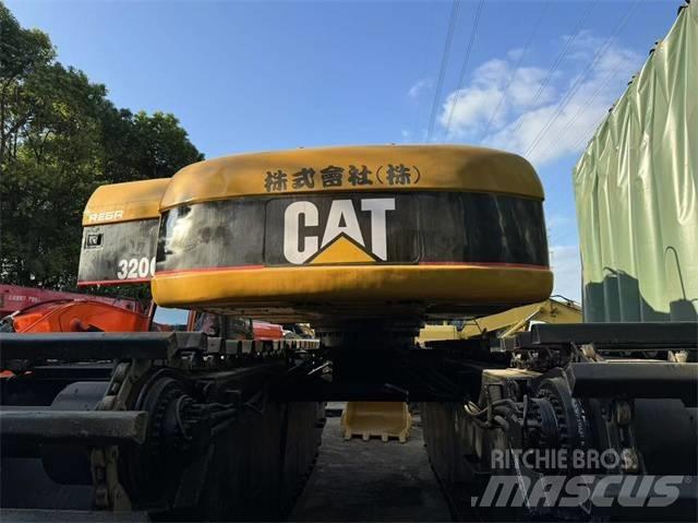 CAT 320 C Amfibiegravemaskine