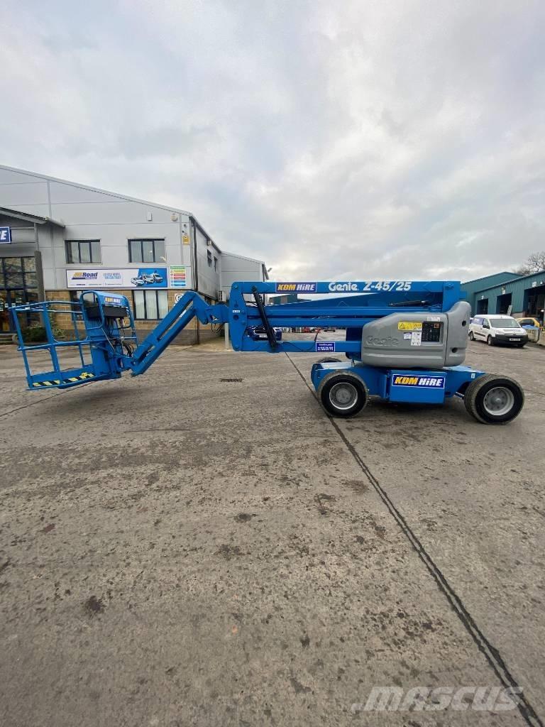 Genie Z 45/25 J Bomlifte med knækarm