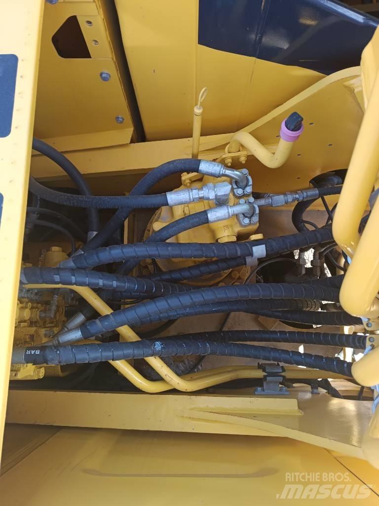 Komatsu PC 200 Gravemaskiner på larvebånd