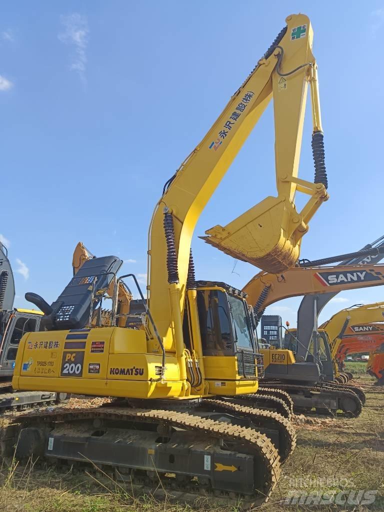 Komatsu PC 200 Gravemaskiner på larvebånd