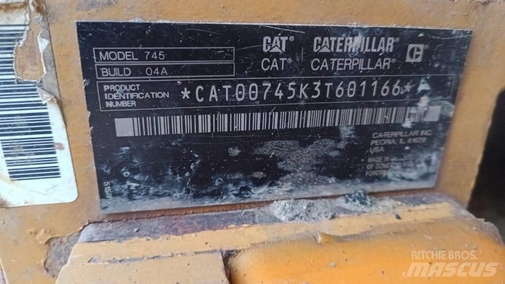 CAT 745 Terrængående lastbiler