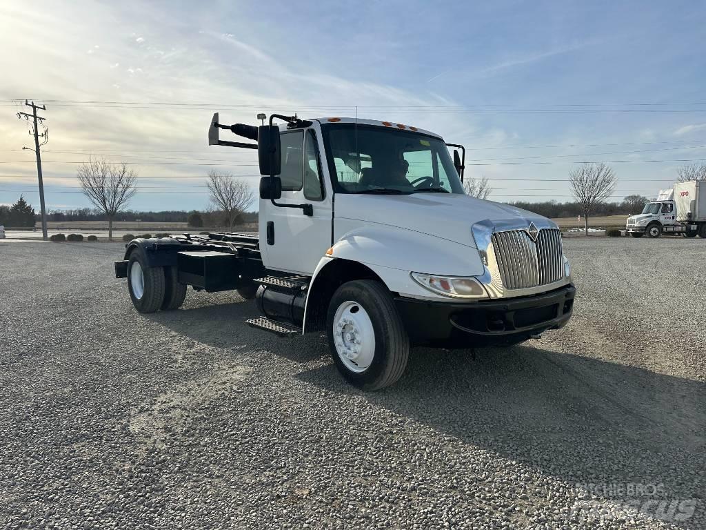 International 4400 Renovationslastbiler