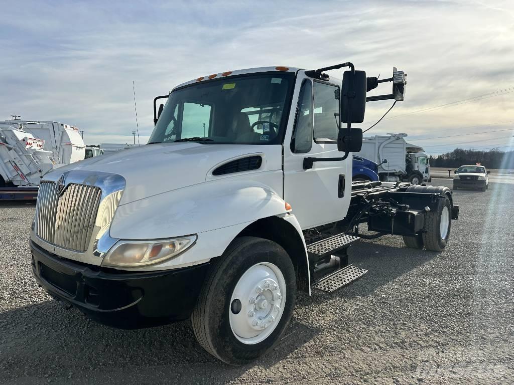 International 4400 Renovationslastbiler